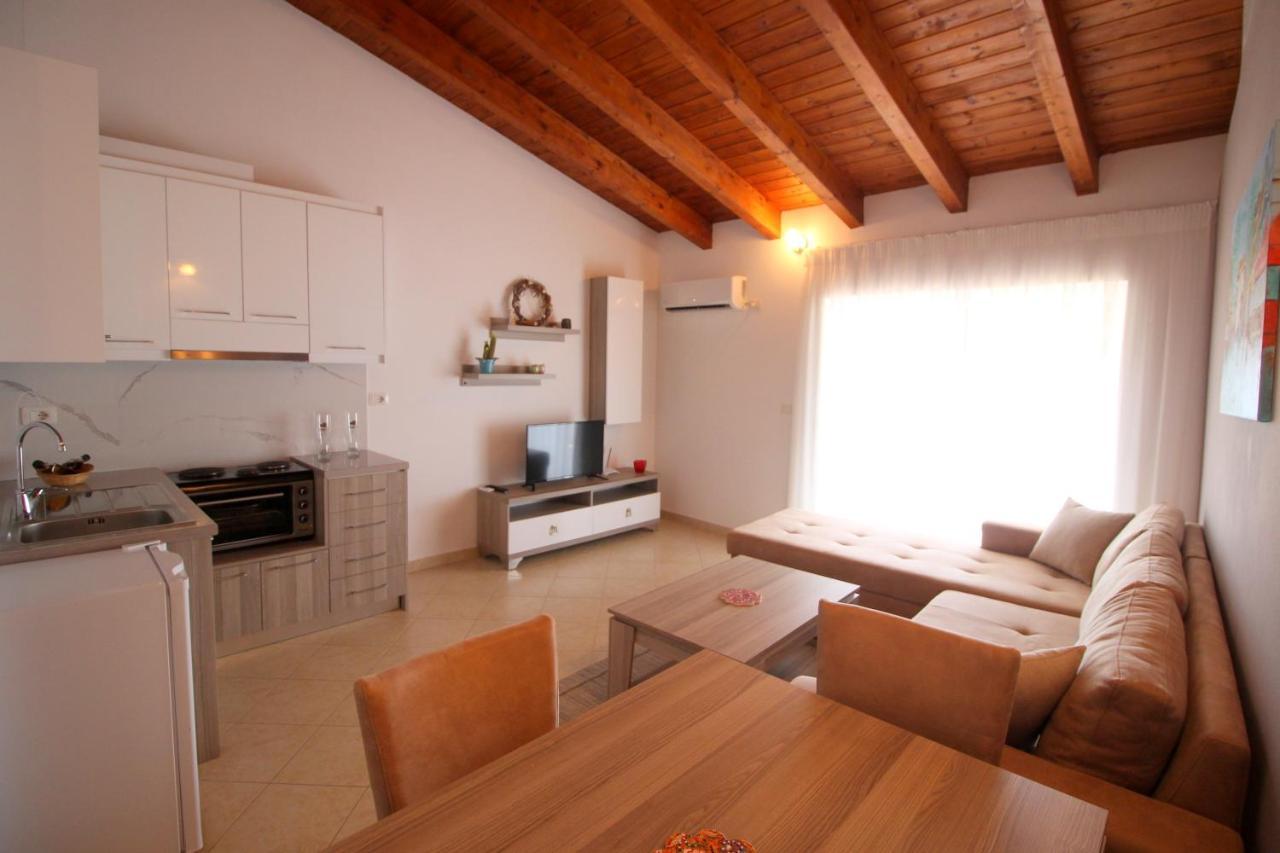Atlantis Apartments Sarandë Buitenkant foto