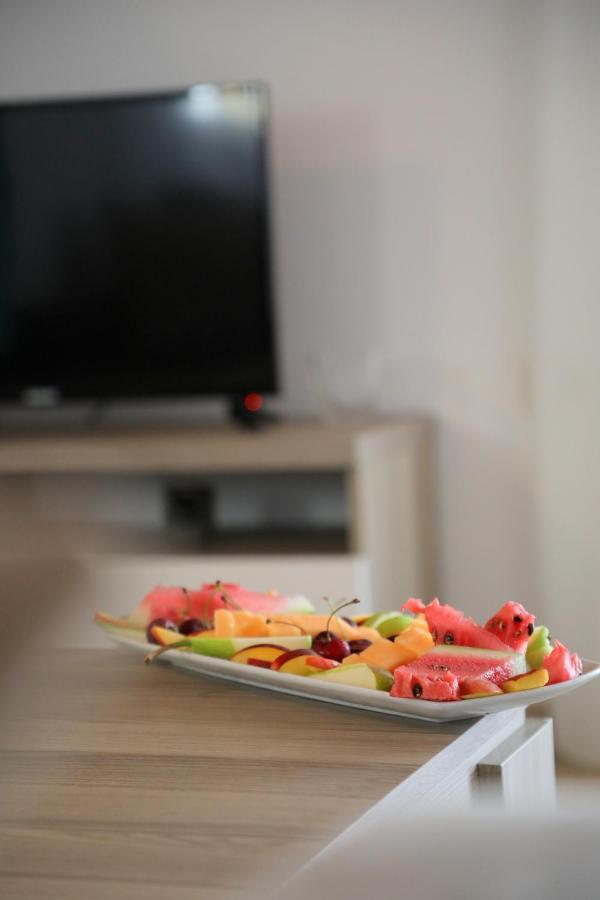 Atlantis Apartments Sarandë Buitenkant foto