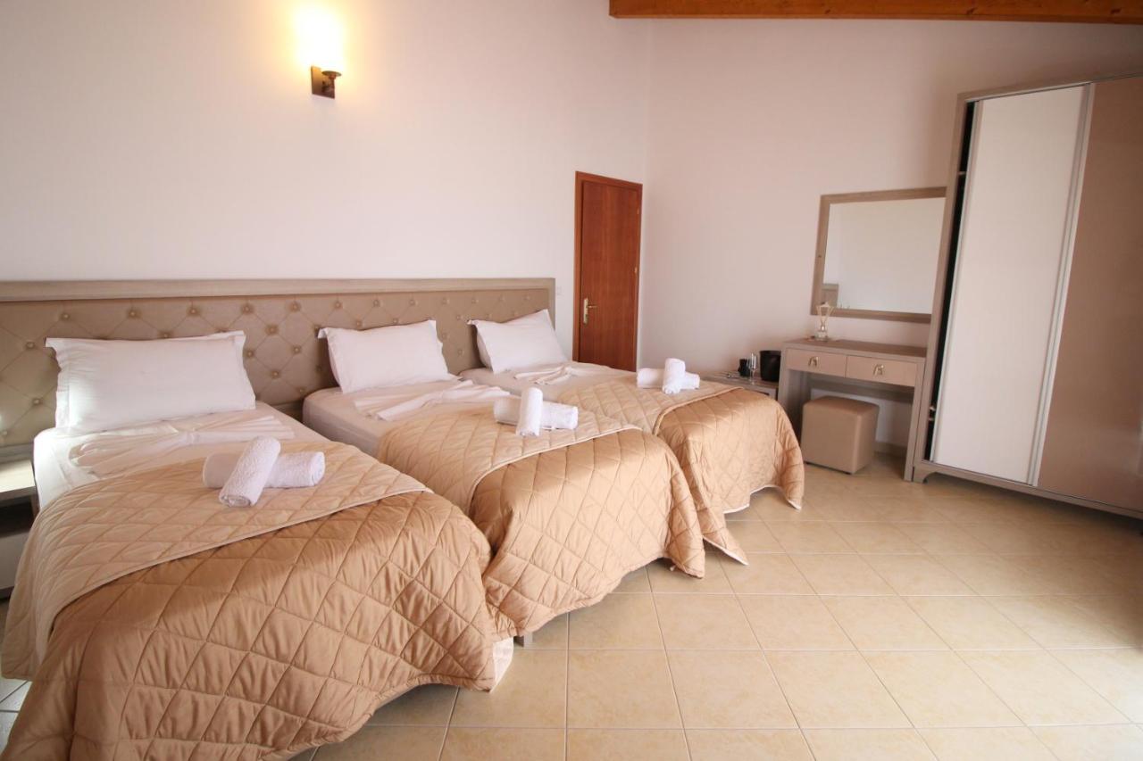 Atlantis Apartments Sarandë Buitenkant foto