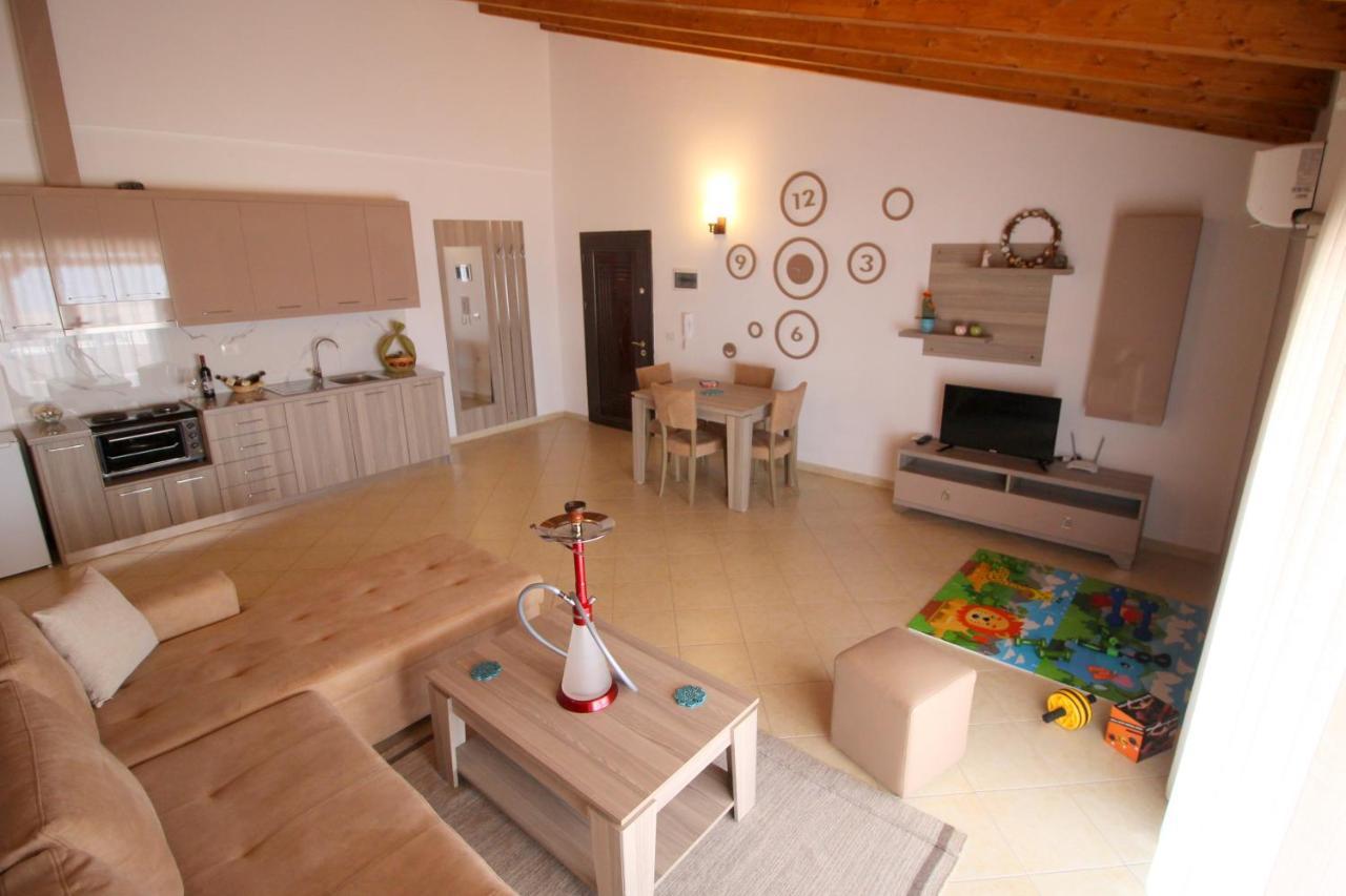 Atlantis Apartments Sarandë Buitenkant foto