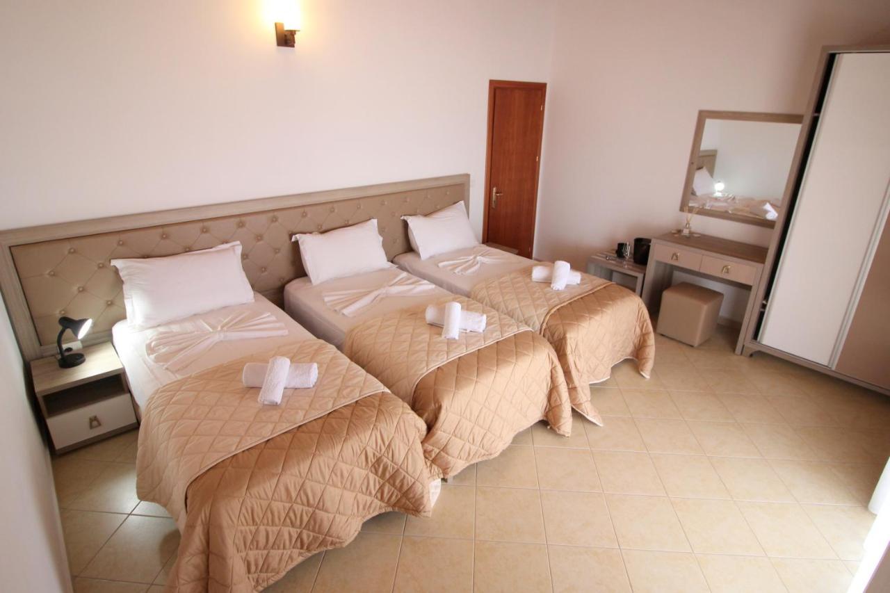 Atlantis Apartments Sarandë Buitenkant foto