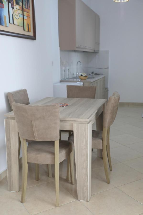 Atlantis Apartments Sarandë Buitenkant foto