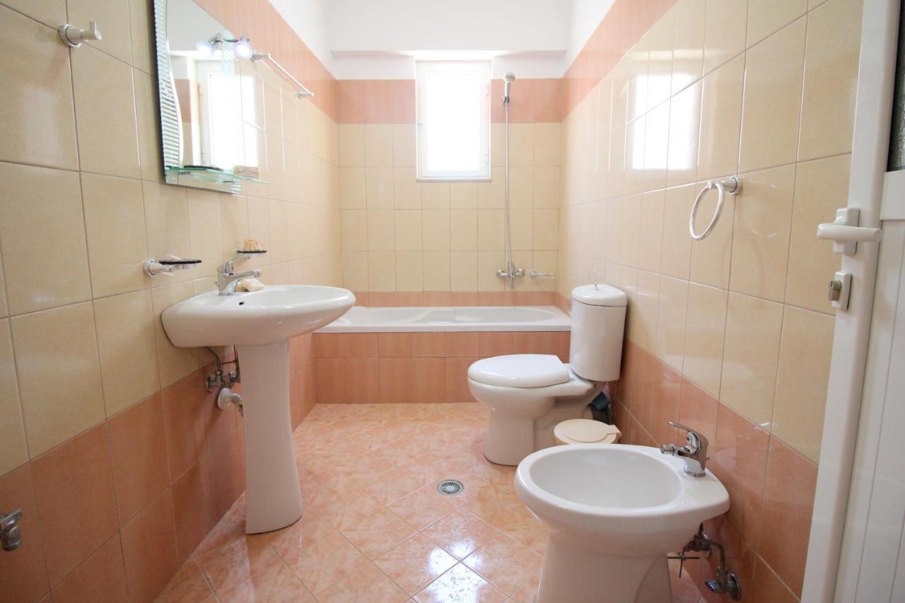 Atlantis Apartments Sarandë Buitenkant foto