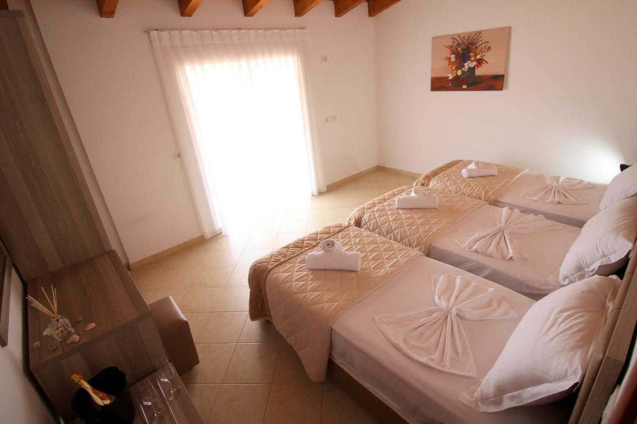 Atlantis Apartments Sarandë Buitenkant foto