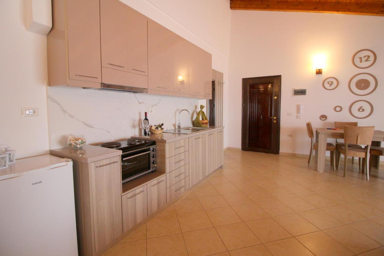 Atlantis Apartments Sarandë Buitenkant foto