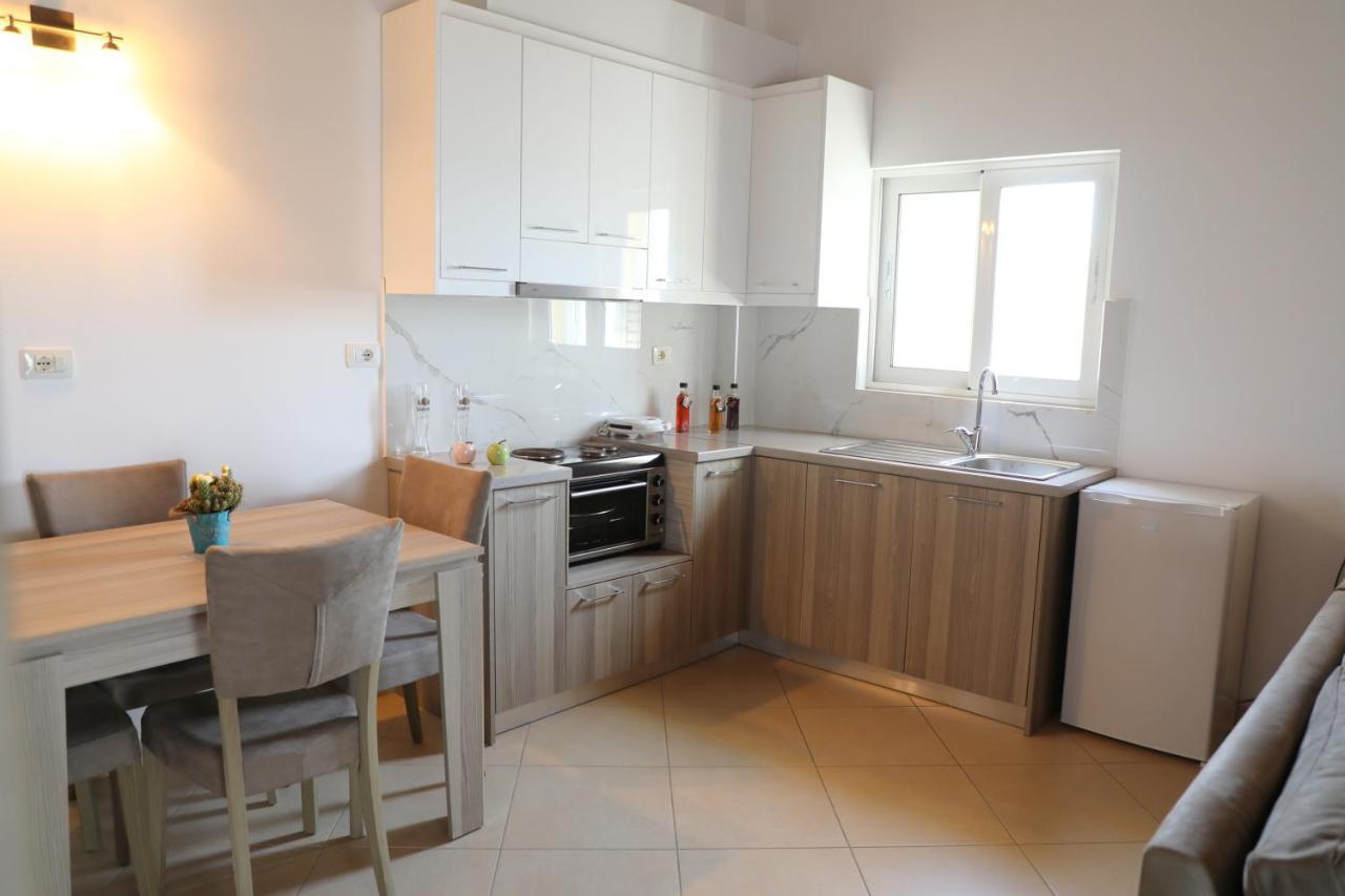 Atlantis Apartments Sarandë Buitenkant foto