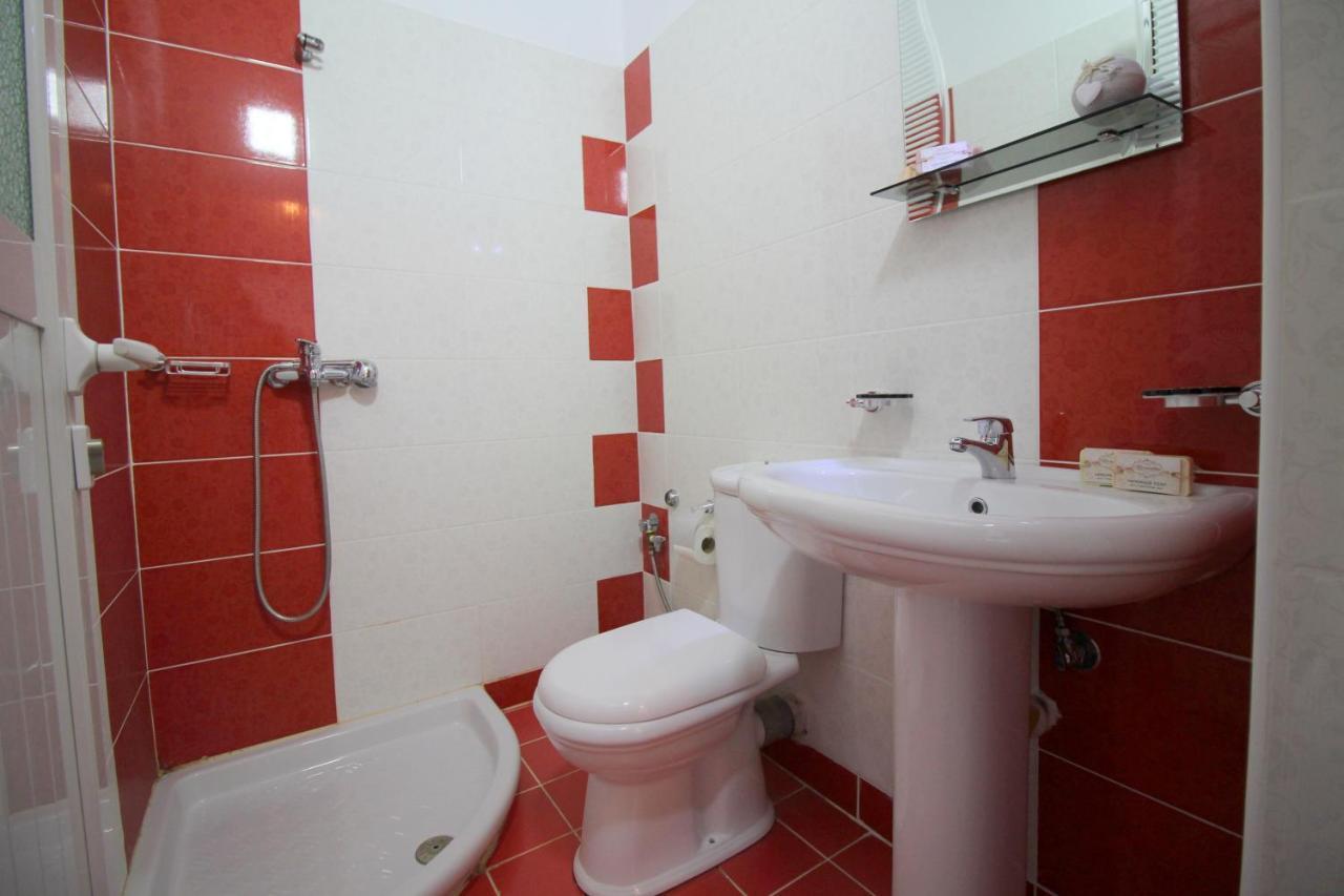Atlantis Apartments Sarandë Buitenkant foto