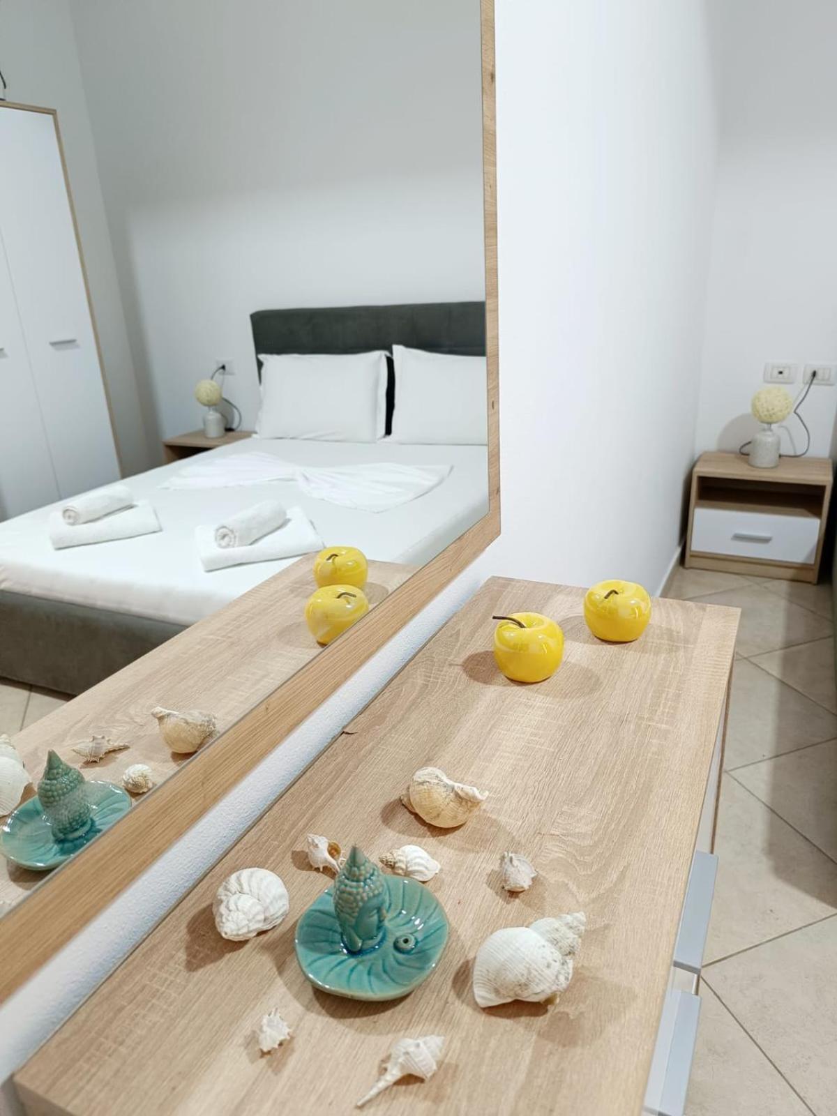 Atlantis Apartments Sarandë Buitenkant foto