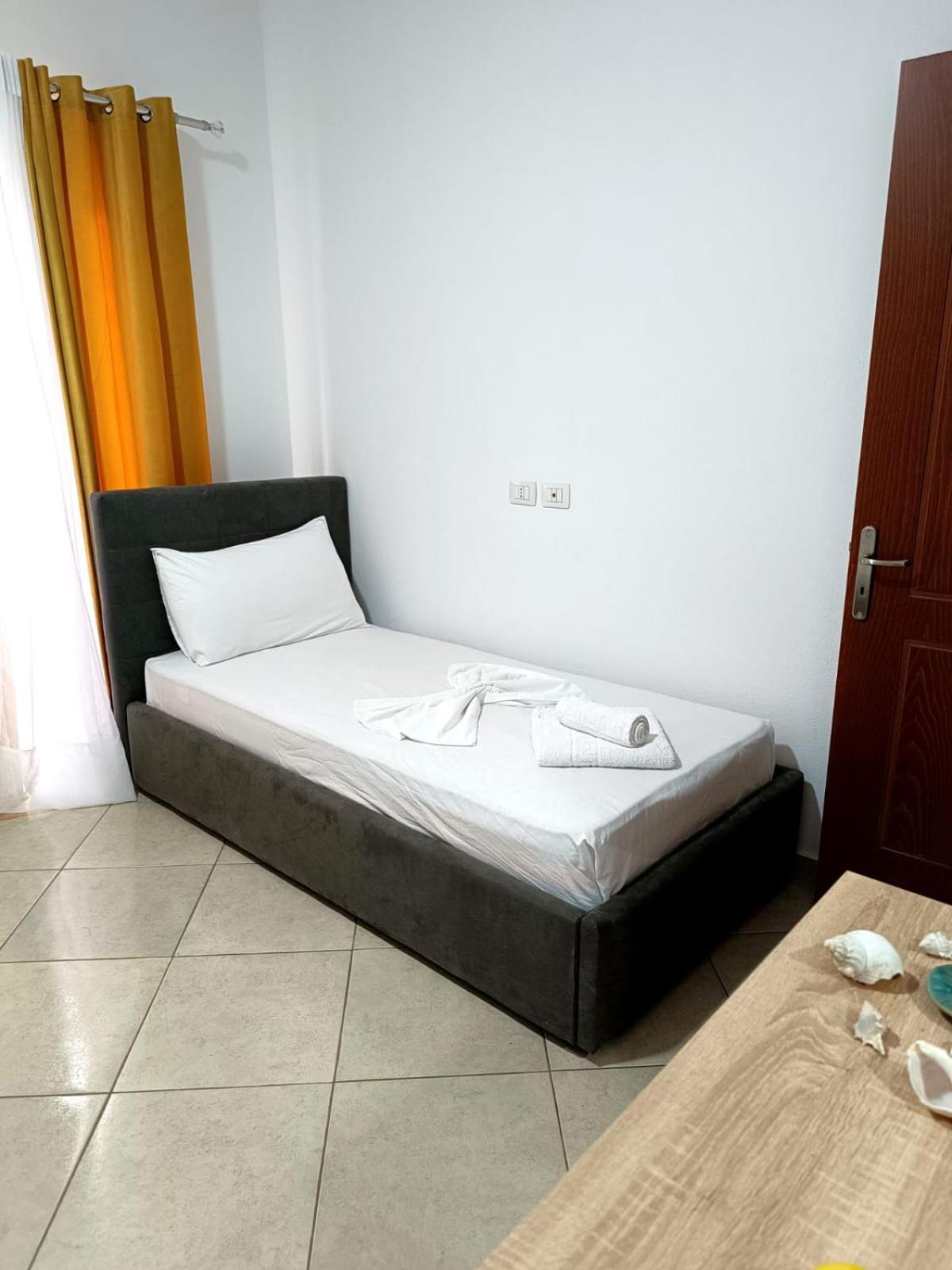 Atlantis Apartments Sarandë Buitenkant foto