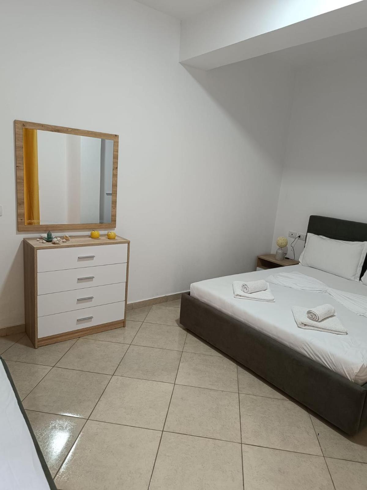 Atlantis Apartments Sarandë Buitenkant foto