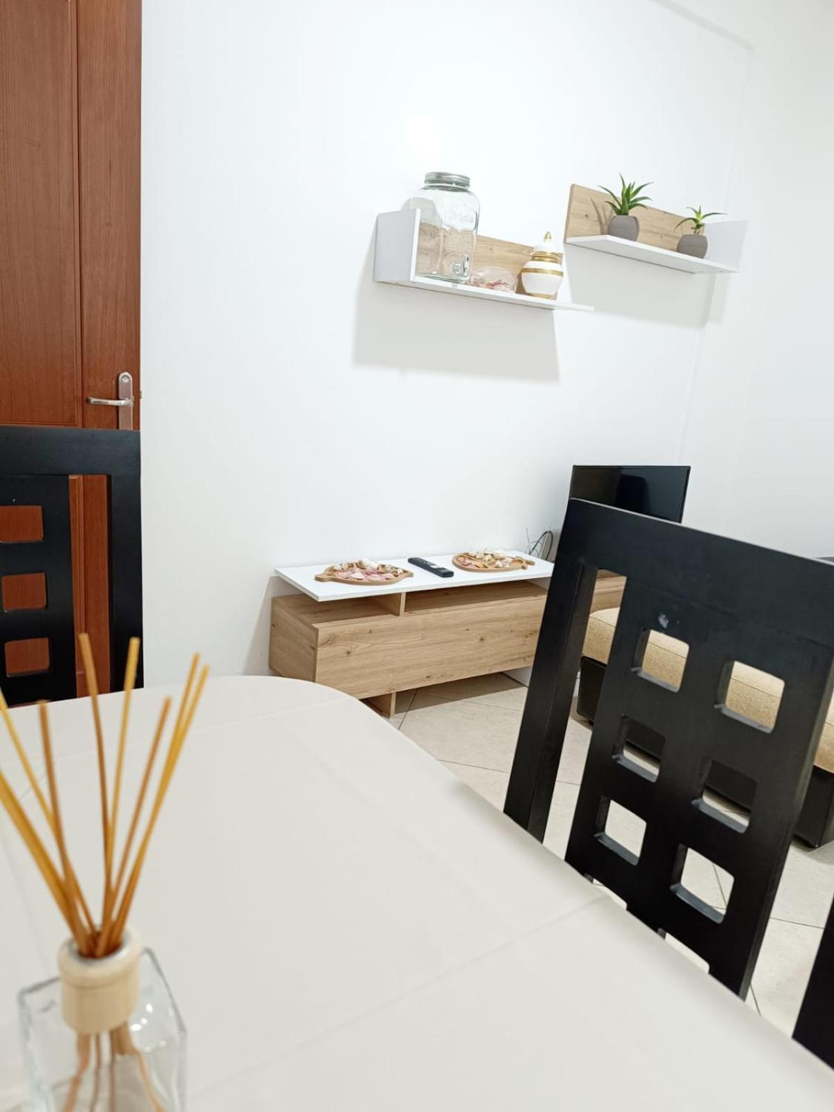 Atlantis Apartments Sarandë Buitenkant foto