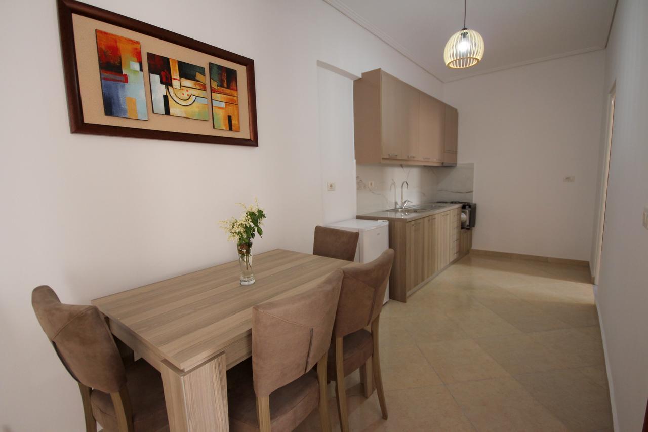 Atlantis Apartments Sarandë Buitenkant foto