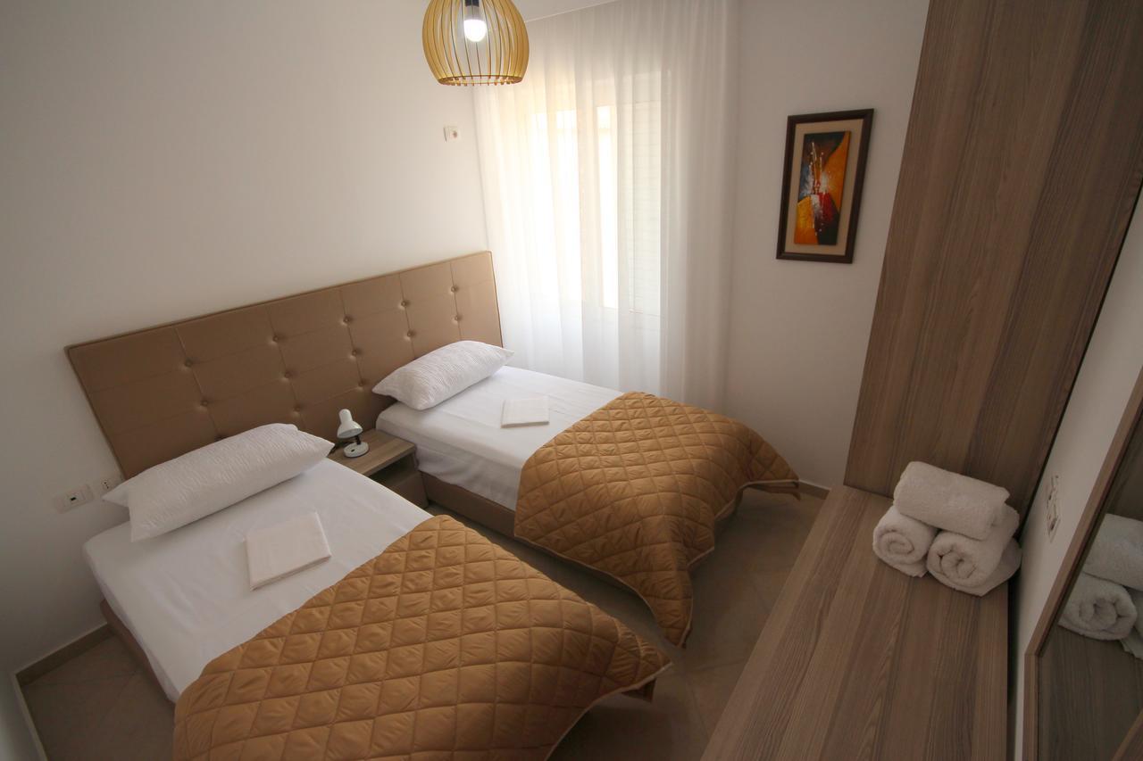 Atlantis Apartments Sarandë Buitenkant foto